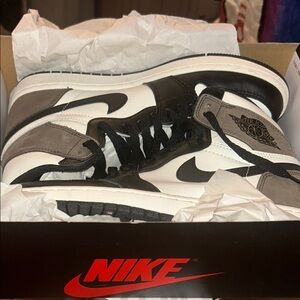 Nike Men's Black, White, and Gray Sneakers
